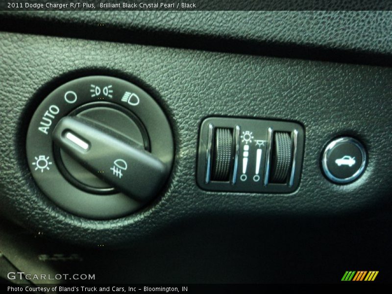 Brilliant Black Crystal Pearl / Black 2011 Dodge Charger R/T Plus