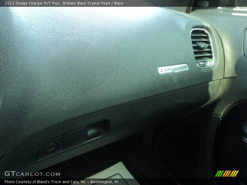 Brilliant Black Crystal Pearl / Black 2011 Dodge Charger R/T Plus