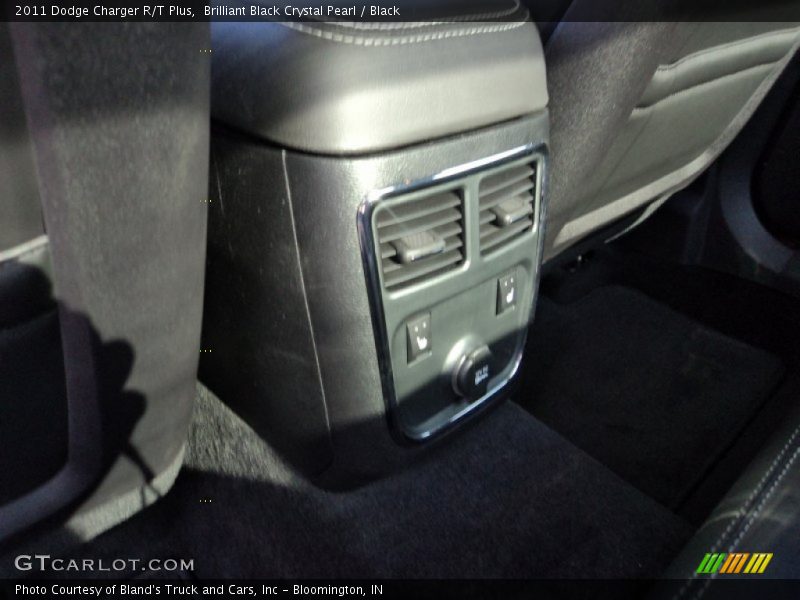 Brilliant Black Crystal Pearl / Black 2011 Dodge Charger R/T Plus