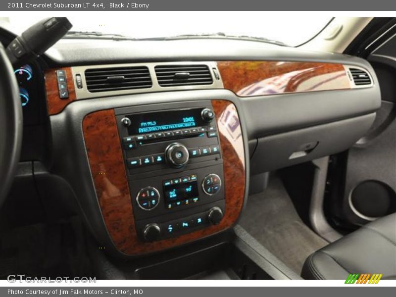 Black / Ebony 2011 Chevrolet Suburban LT 4x4