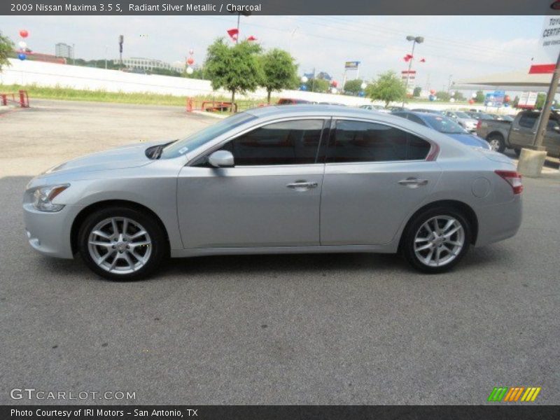 Radiant Silver Metallic / Charcoal 2009 Nissan Maxima 3.5 S