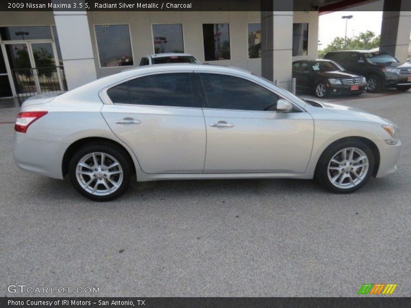 Radiant Silver Metallic / Charcoal 2009 Nissan Maxima 3.5 S