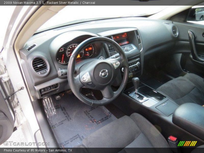 Radiant Silver Metallic / Charcoal 2009 Nissan Maxima 3.5 S
