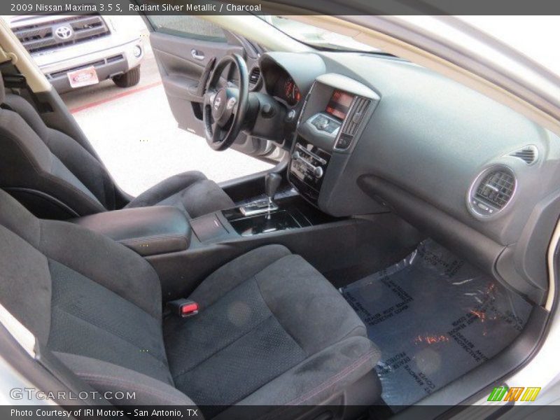 Radiant Silver Metallic / Charcoal 2009 Nissan Maxima 3.5 S