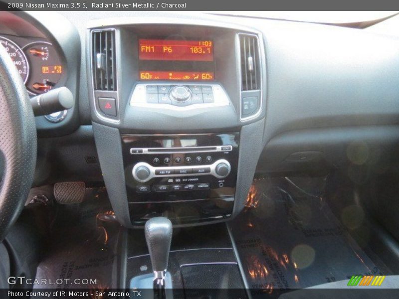 Radiant Silver Metallic / Charcoal 2009 Nissan Maxima 3.5 S