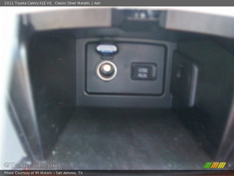 Classic Silver Metallic / Ash 2011 Toyota Camry XLE V6