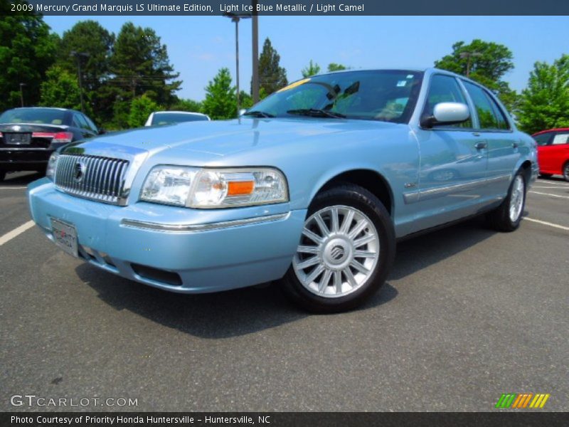 Front 3/4 View of 2009 Grand Marquis LS Ultimate Edition