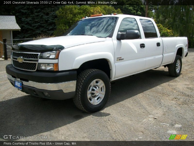 Front 3/4 View of 2005 Silverado 3500 LT Crew Cab 4x4