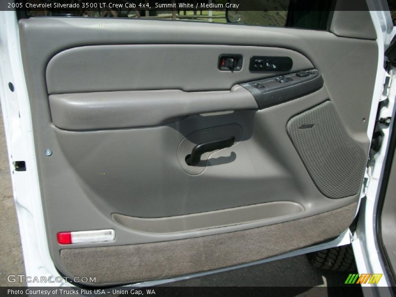 Door Panel of 2005 Silverado 3500 LT Crew Cab 4x4