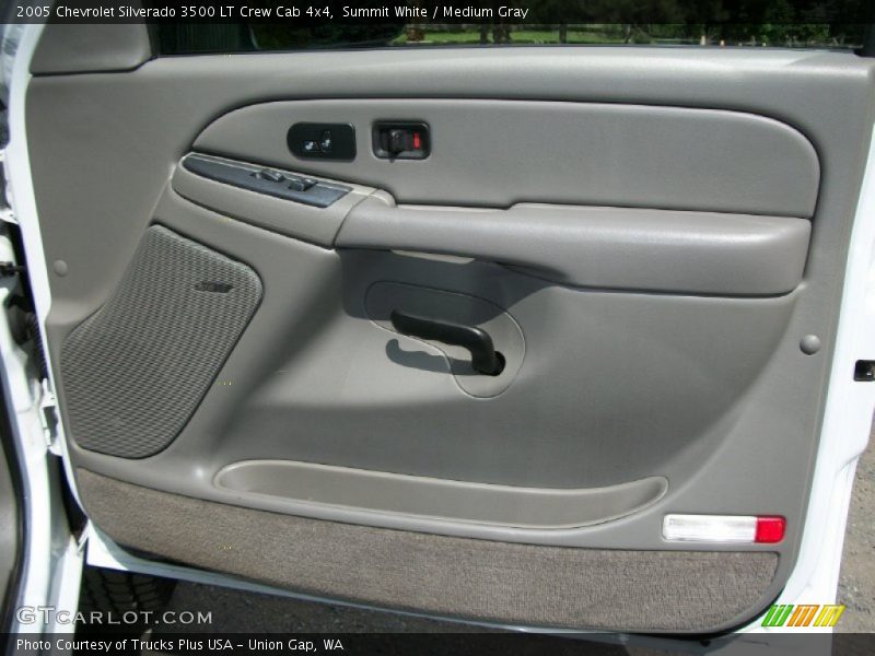 Door Panel of 2005 Silverado 3500 LT Crew Cab 4x4