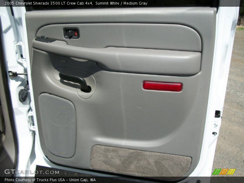 Door Panel of 2005 Silverado 3500 LT Crew Cab 4x4