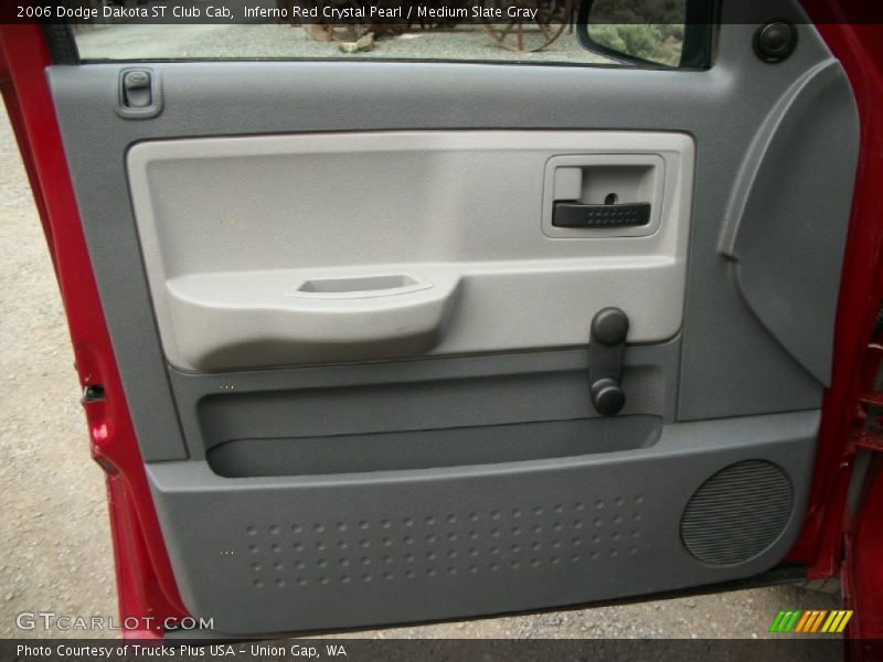 Inferno Red Crystal Pearl / Medium Slate Gray 2006 Dodge Dakota ST Club Cab