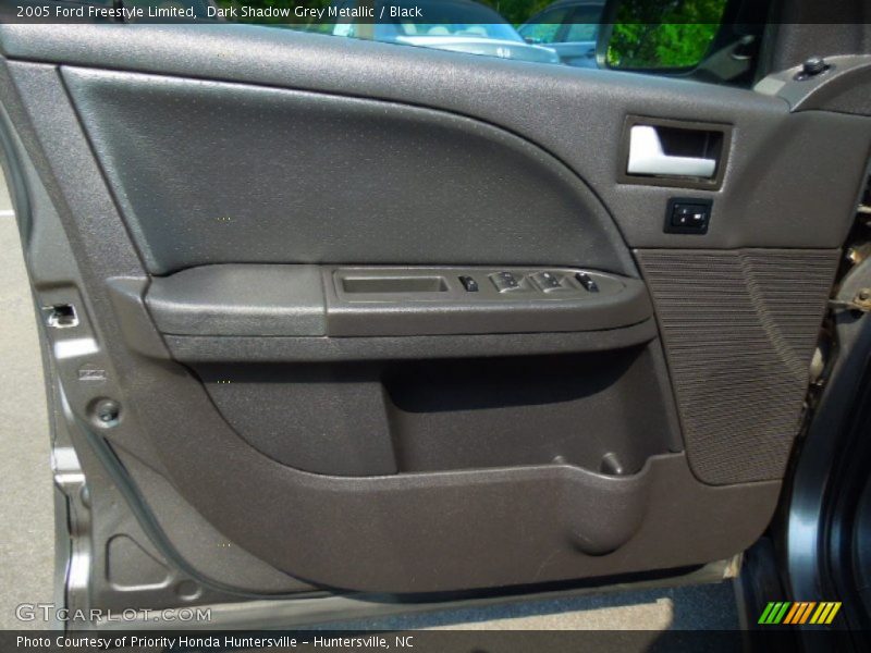 Door Panel of 2005 Freestyle Limited