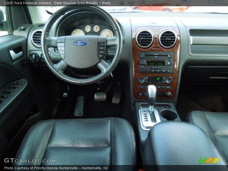 Dashboard of 2005 Freestyle Limited