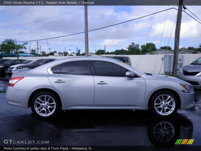 Radiant Silver Metallic / Charcoal 2009 Nissan Maxima 3.5 S