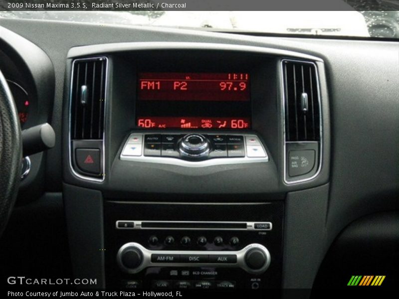 Radiant Silver Metallic / Charcoal 2009 Nissan Maxima 3.5 S