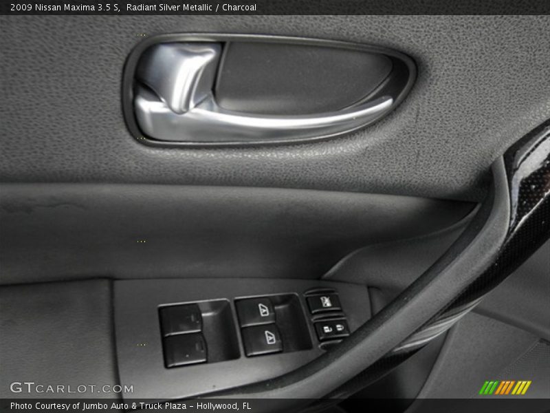 Radiant Silver Metallic / Charcoal 2009 Nissan Maxima 3.5 S