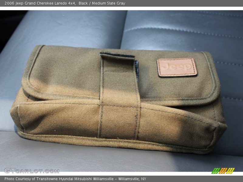 Black / Medium Slate Gray 2006 Jeep Grand Cherokee Laredo 4x4