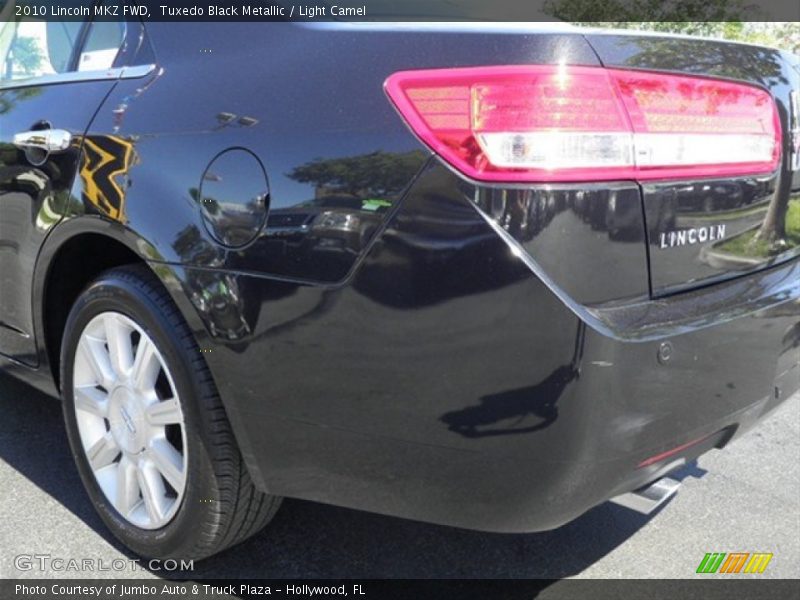 Tuxedo Black Metallic / Light Camel 2010 Lincoln MKZ FWD