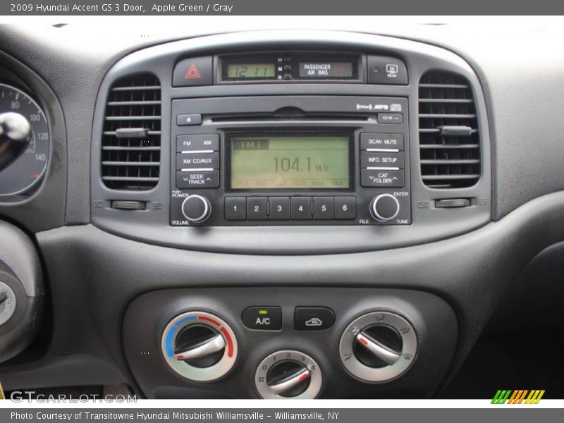 Apple Green / Gray 2009 Hyundai Accent GS 3 Door