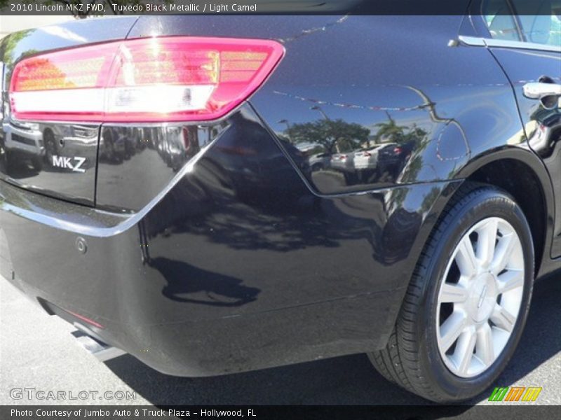 Tuxedo Black Metallic / Light Camel 2010 Lincoln MKZ FWD