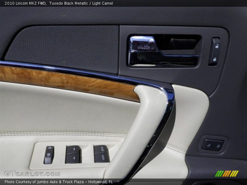 Tuxedo Black Metallic / Light Camel 2010 Lincoln MKZ FWD