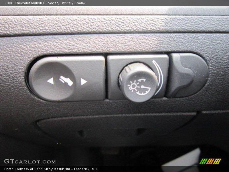 White / Ebony 2008 Chevrolet Malibu LT Sedan