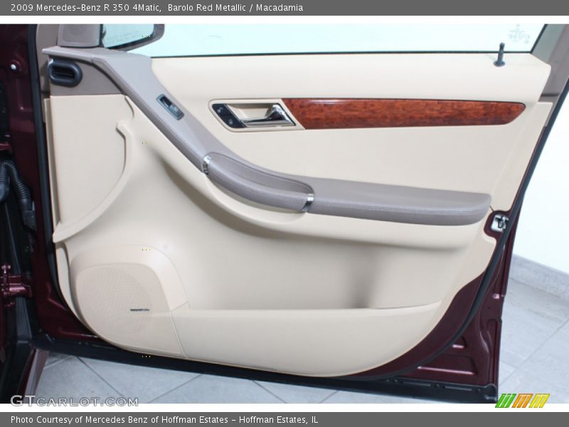 Barolo Red Metallic / Macadamia 2009 Mercedes-Benz R 350 4Matic