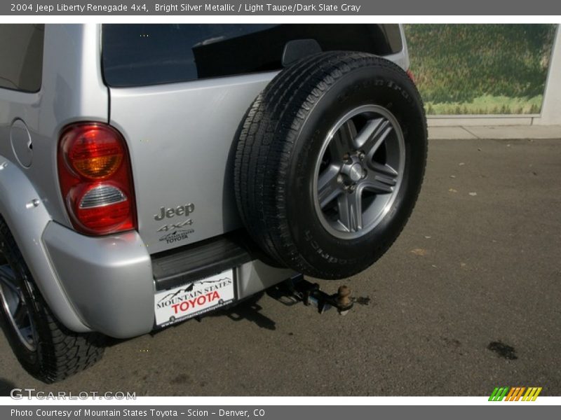 Bright Silver Metallic / Light Taupe/Dark Slate Gray 2004 Jeep Liberty Renegade 4x4
