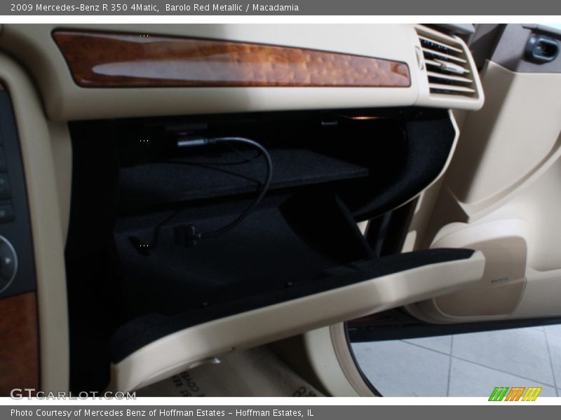 Barolo Red Metallic / Macadamia 2009 Mercedes-Benz R 350 4Matic