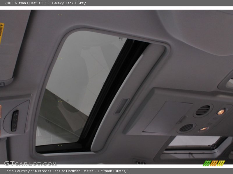 Galaxy Black / Gray 2005 Nissan Quest 3.5 SE