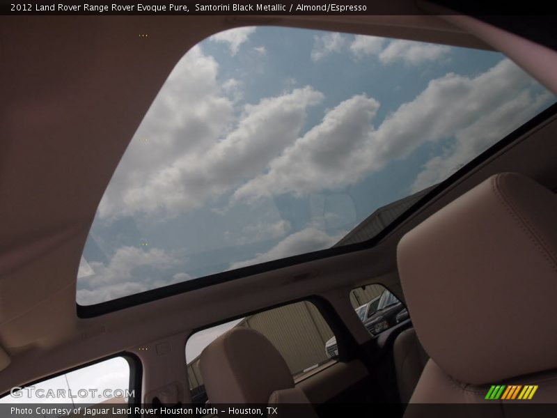 Sunroof of 2012 Range Rover Evoque Pure