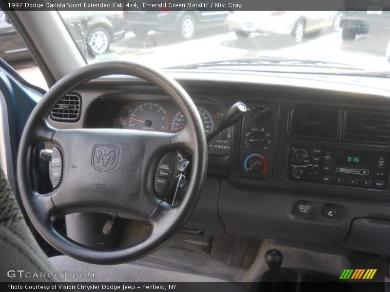 Emerald Green Metallic / Mist Gray 1997 Dodge Dakota Sport Extended Cab 4x4