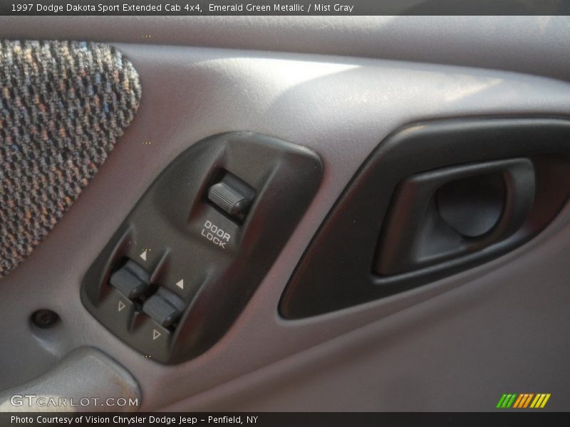 Emerald Green Metallic / Mist Gray 1997 Dodge Dakota Sport Extended Cab 4x4