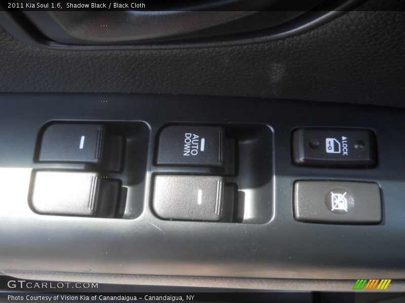 Shadow Black / Black Cloth 2011 Kia Soul 1.6