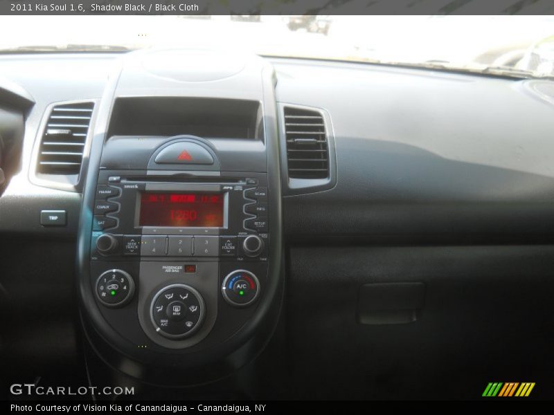 Shadow Black / Black Cloth 2011 Kia Soul 1.6