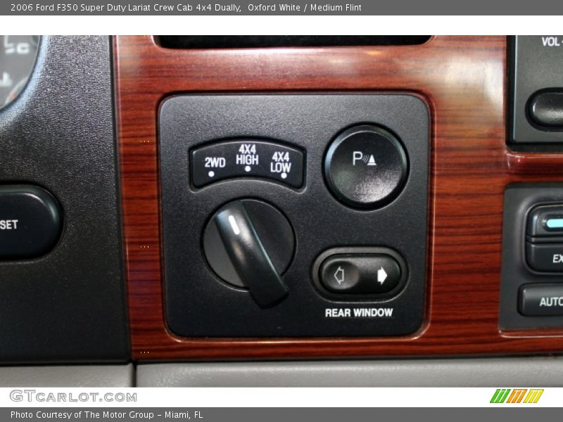 Oxford White / Medium Flint 2006 Ford F350 Super Duty Lariat Crew Cab 4x4 Dually