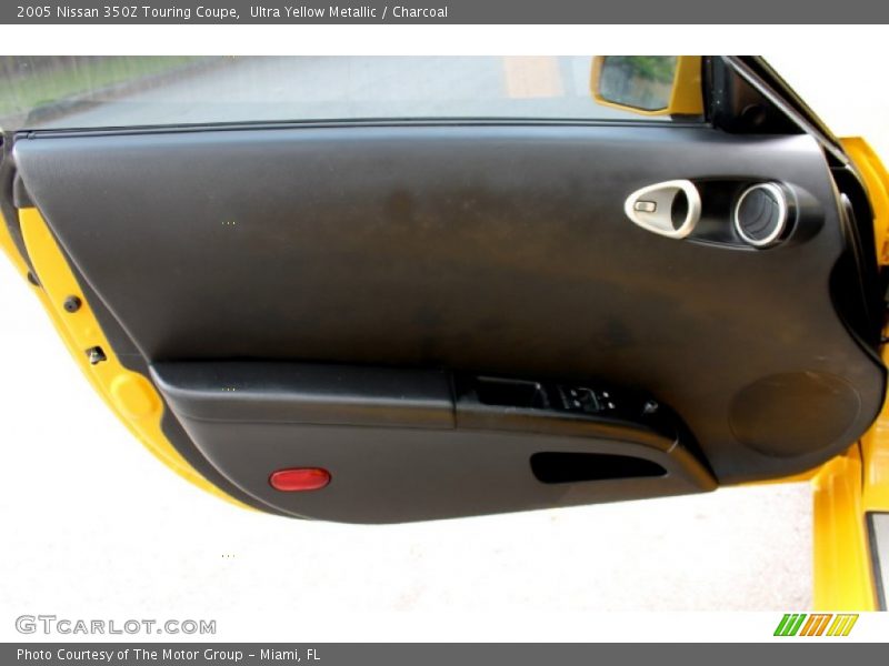 Door Panel of 2005 350Z Touring Coupe