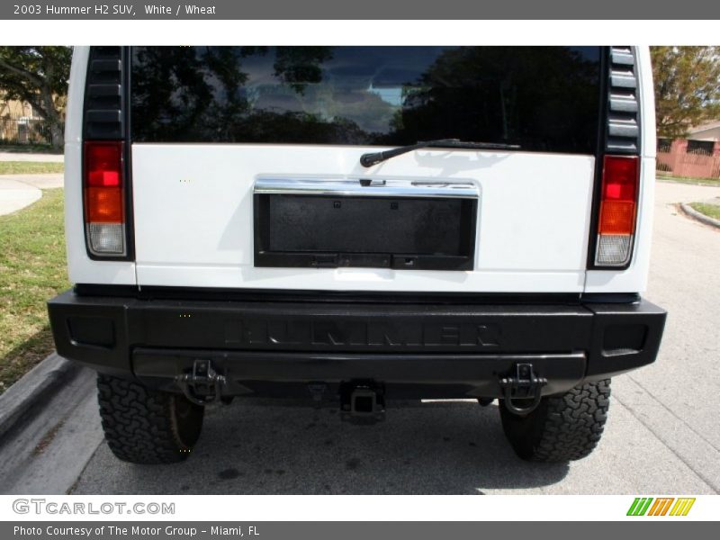 White / Wheat 2003 Hummer H2 SUV