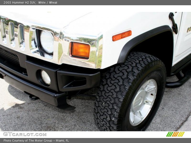 White / Wheat 2003 Hummer H2 SUV