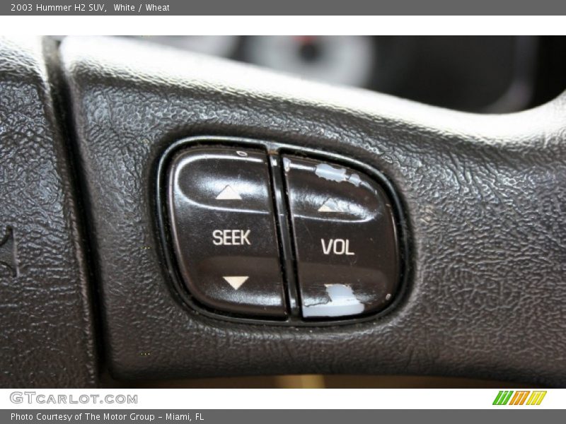 Controls of 2003 H2 SUV