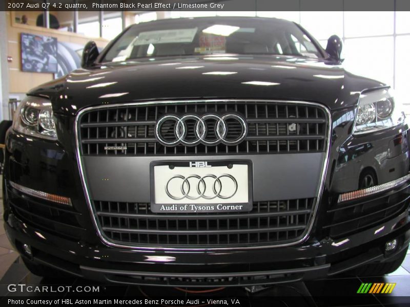 Phantom Black Pearl Effect / Limestone Grey 2007 Audi Q7 4.2 quattro