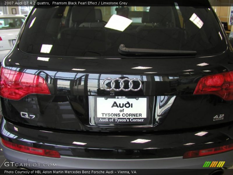 Phantom Black Pearl Effect / Limestone Grey 2007 Audi Q7 4.2 quattro