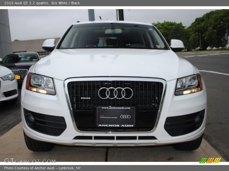 Ibis White / Black 2010 Audi Q5 3.2 quattro