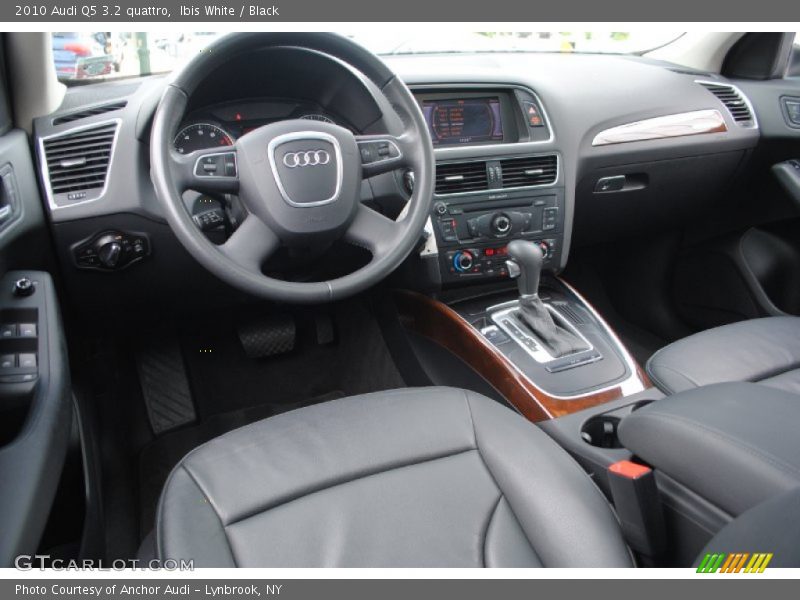 Ibis White / Black 2010 Audi Q5 3.2 quattro
