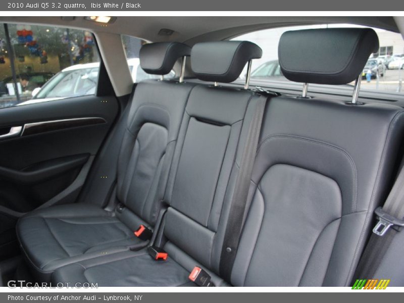 Ibis White / Black 2010 Audi Q5 3.2 quattro