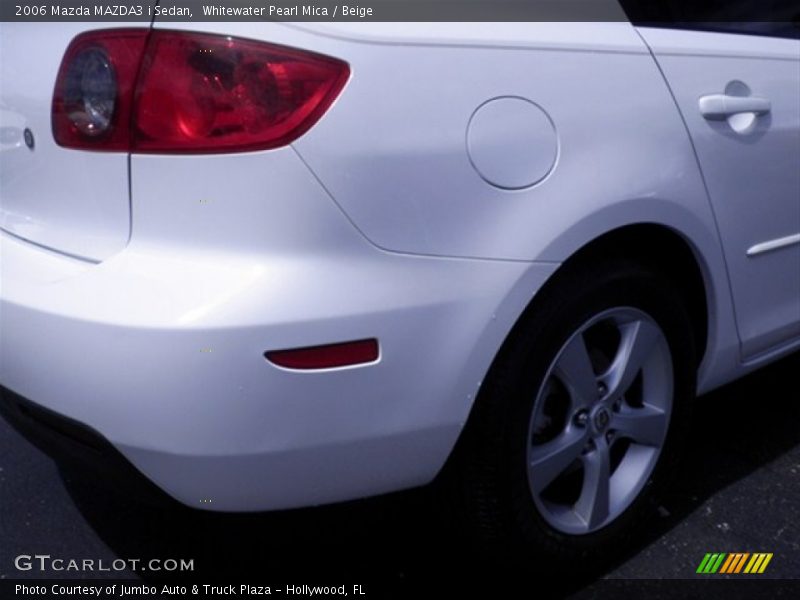 Whitewater Pearl Mica / Beige 2006 Mazda MAZDA3 i Sedan