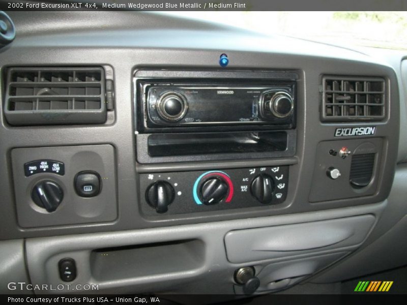 Medium Wedgewood Blue Metallic / Medium Flint 2002 Ford Excursion XLT 4x4