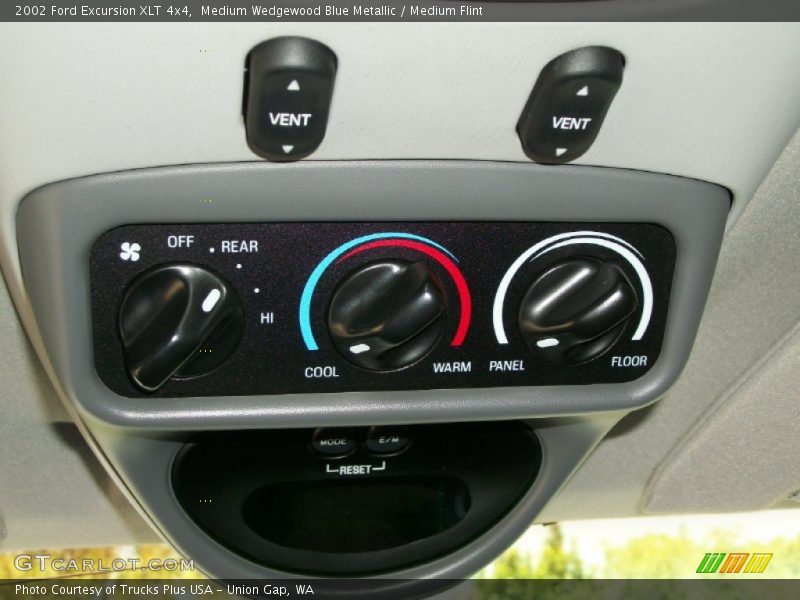 Medium Wedgewood Blue Metallic / Medium Flint 2002 Ford Excursion XLT 4x4