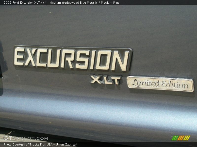 Medium Wedgewood Blue Metallic / Medium Flint 2002 Ford Excursion XLT 4x4